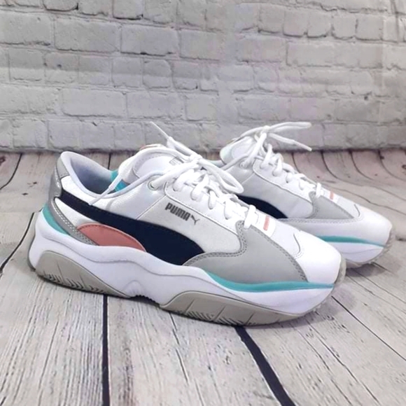 Barely worn women's Puma Sneaker - Picture 1 of 6